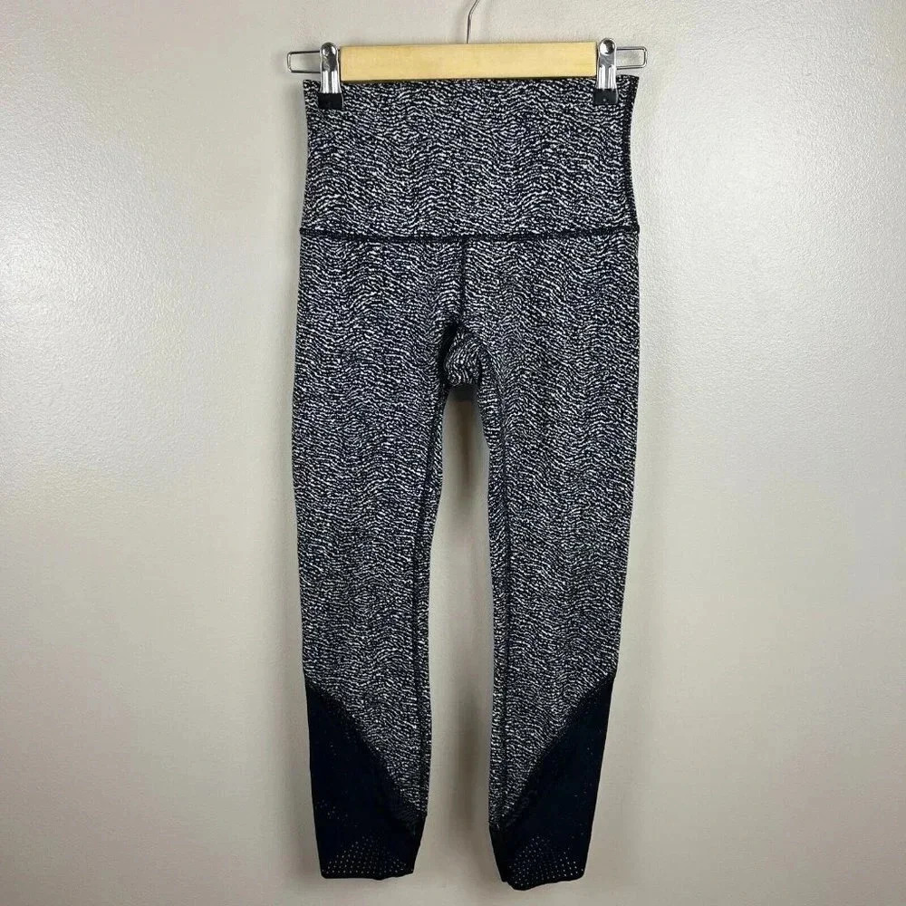Lululemon Wunder Under Pant‎ Leggings Size 4 Luon Ripple Black White Athletic